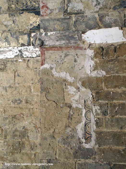 Restos de pintura en lado norte del presbiterio